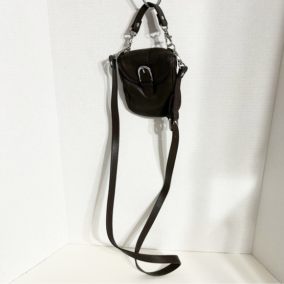 Levenger Pebbled Leather Fully lined Monogram Printed Crossbody Bag Silver Toned - Picture 2 of 13